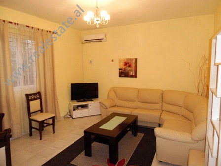 Apartament 1+1 me qera ne rrugen Eshref Frasheri, ne Tirane.

Ndodhet ne katin e pare te nje vile.