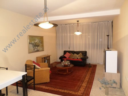 Apartament 2+1 prane shkolles Sabaudin Gabrani ne rrugen Sulejman Pitarka, ne Tirane.

Ndodhet ne 