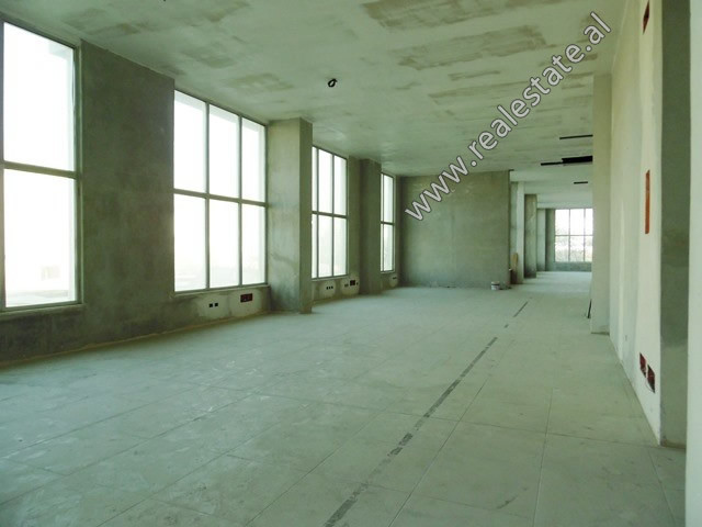 Store space for rent near Ali Demi Street in Tirana.
It is located on the 2nd floor of a new buildi