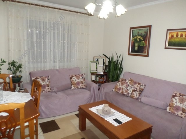 Apartament 1+1 per shitje ne rrugen Ali Demi ne Tirane.
Ndodhet ne katin e 5-te te nje pallati te Apartament 1+1 per shitje ne rrugen Ali Demi ne Tirane.
Ndodhet ne katin e 5-te te nje pallati te