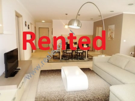 Apartament per qera prane rruges se Kavajes ne Tirane.
Apartamenti ndodhet ne katin e trete te nj Apartament per qera prane rruges se Kavajes ne Tirane.
Apartamenti ndodhet ne katin e trete te nj