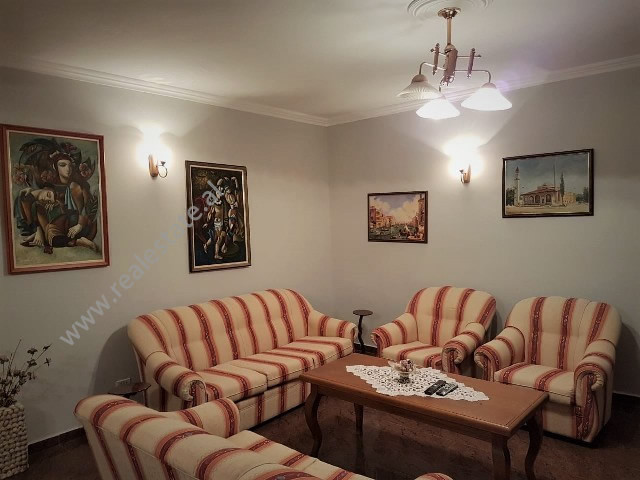 Apartament 1+1 me qera ne rrugen Dervish Hatixhe ne Tirane.
Apartamenti ndodhet ne katin e 2-te t Apartament 1+1 me qera ne rrugen Dervish Hatixhe ne Tirane.
Apartamenti ndodhet ne katin e 2-te t