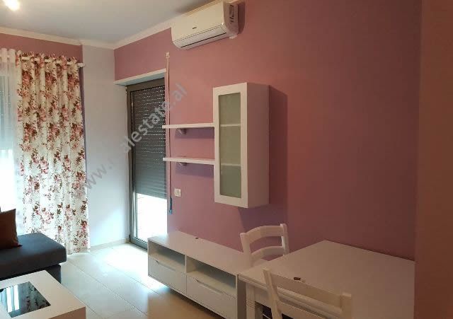 Apartament 1+1 per shitje te Kompleksi Diamond Hill ne Vlore.
Ndodhet ne katin e 1-re te nje pallat Apartament 1+1 per shitje te Kompleksi Diamond Hill ne Vlore.
Ndodhet ne katin e 1-re te nje pallat