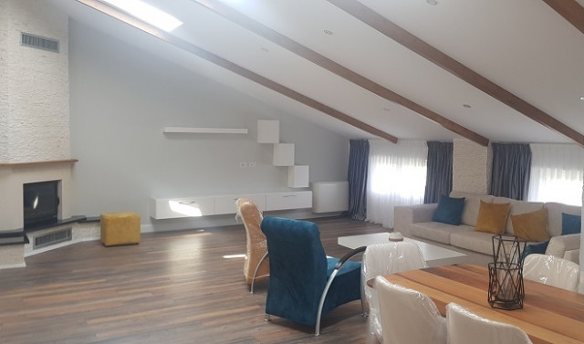 Attic three-bedroom apartment for rent in a new and modern residence in Lunder.
The residence is Attic three-bedroom apartment for rent in a new and modern residence in Lunder.
The residence is