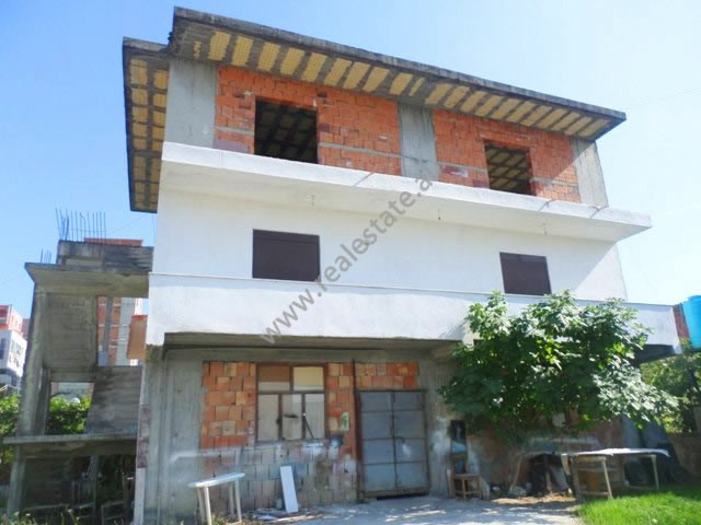 Three storey villa for sale in Vincenc Prenushi street in Tirana, Albania.
It has a total land surf