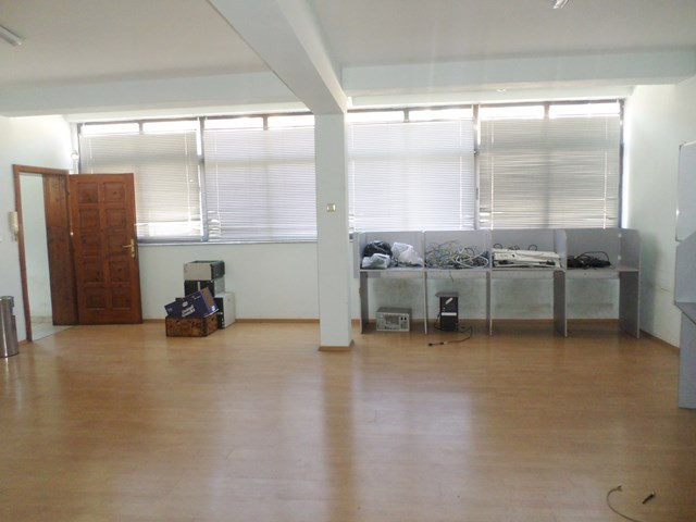 Office space for rent in Mine Peza street in Tirana, Albania.

It is located on the second and the