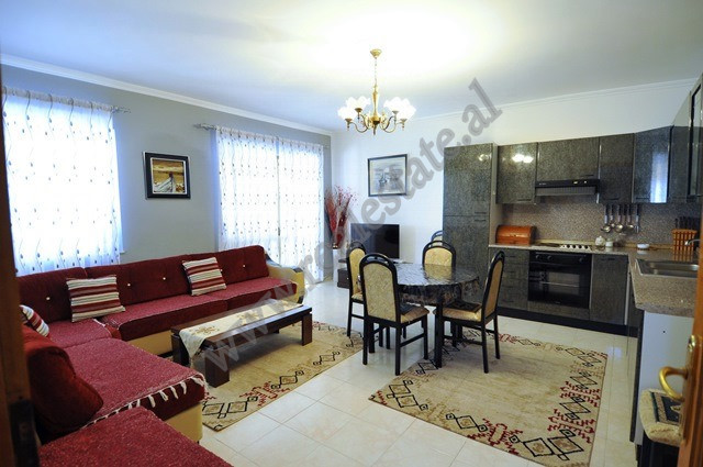 Apartament 2+1 me qera ne rrugen Sulejman Pasha ne Tirane.

Ndodhet ne katin e 2-te te nje pallati