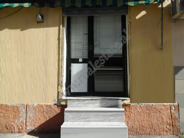 Store for rent in Milan Shuflaj Street in Tirana.
It is situated on the ground floor of an old buil