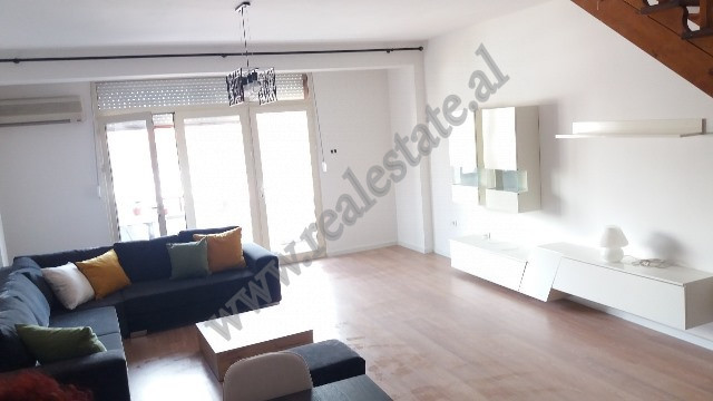 Apartament dupleks ne rrugen Andon Zako Cajupi ne Tirane.
Ndodhet ne katin e 5-te dhe te 6-te te Apartament dupleks ne rrugen Andon Zako Cajupi ne Tirane.
Ndodhet ne katin e 5-te dhe te 6-te te