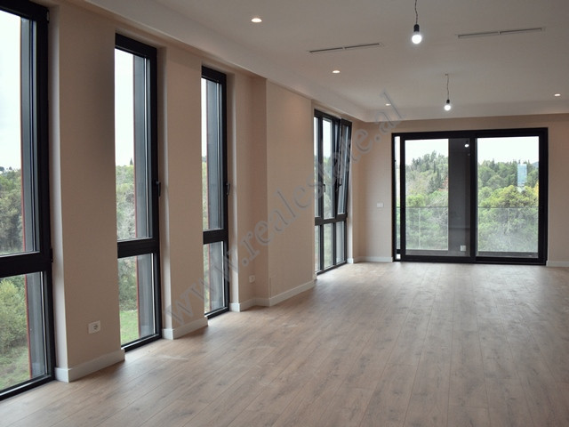 Three bedroom apartment for rent close to Grand Park in Tirana.
It is situated on the 7th floor of 