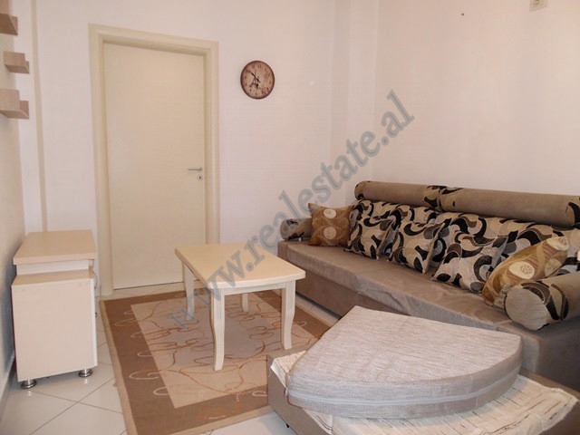 One bedroom apartment for rent in Hamdi Garunja Street in Tirana.
It is positioned on the second fl