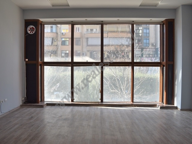 Office space for rent in Zogu I boulevard in Tirana, Albania.
It is located on the 2-d floor of a b