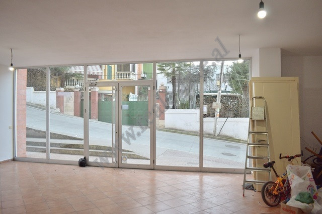 Store space for rent in Peti street in Tirana, Albania.
It is located on the ground floor of a new 