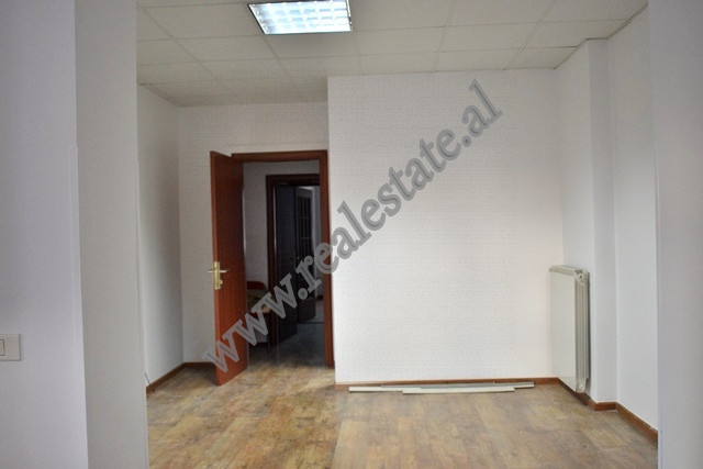 Office ambiance for rent in Brigada VIII Street in Tirana, Albania.
It is located on the second flo