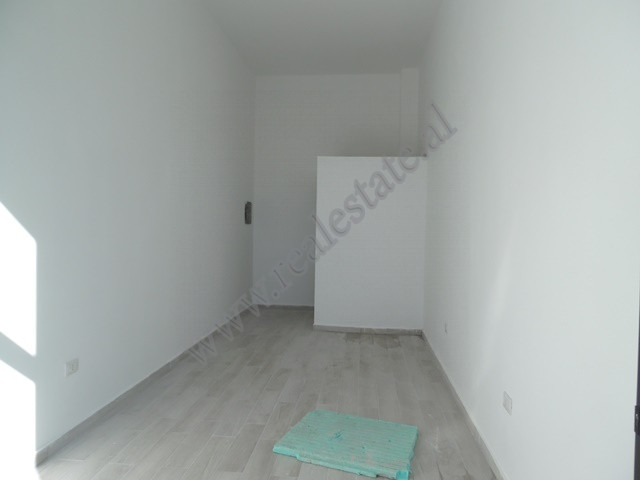 Store for rent in Kongresi i Lushnjes Street in Tirana, Albania.
It is located on the ground floor 