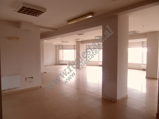 Commercial space for sale in Dibra Street in Tirana.
The office is located on the5th floor of a new