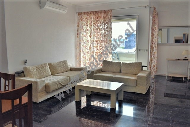 Apartament 2+1 me qera prane rruges se Kavajes ne Tirane.
Apartamenti ndodhet ne katin e gjashte te
