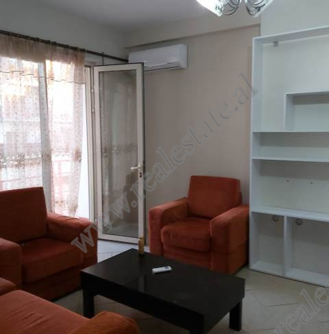 Apartament 2+1 me qera ne kompleksin Vizion + ne Tirane.

Apartamenti ndodhet ne katin e katert te