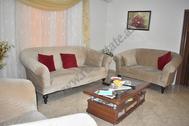 Apartment for rent in Haki Shehu street on the first floor of a 3-storey villa near American Villas
