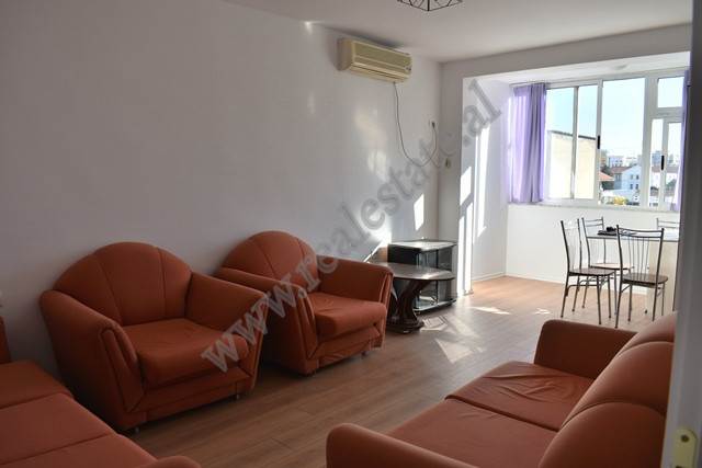 Apartament 1+1 i modifikuar ne 2+1 per shitje shkolles Harry Fultz ne Tirane.
Apartamenti ndodhet n