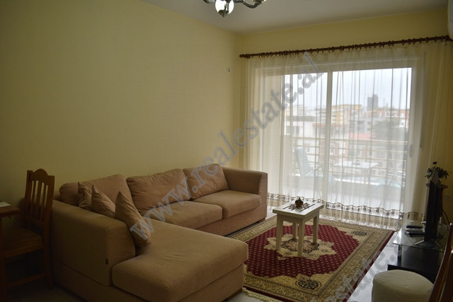 Apartament 1+1 me qera prane rruges Asim Vokshi ne Tirane.

Apartamenti ndodhet ne katin e peste t