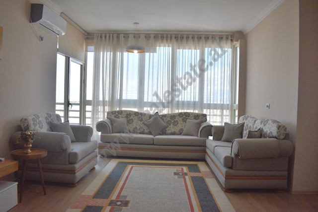 Apartament 2+1 me qira ne rrugen Panorama ne Tirane.
Apartamenti ndodhet ne katin e 11 te nje palla