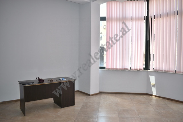 Office space for rent in Kavaja street in 21 Dhjetori area in Tirana, Albania.
Placed in a new buil