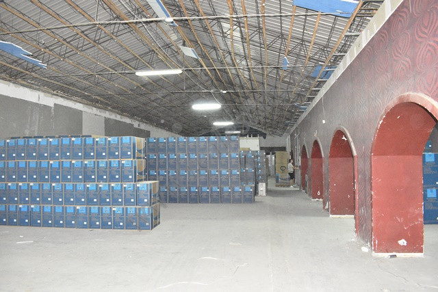 Warehouse for rent in Konferenca e Pezes street in Tirana, Albania.
The place has a surface of 1200