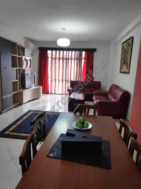 Apartament 2+1 me qira prane rruges Muhamet Gjollesha.
Ndodhet ne katin e dyte banim te nje pallati Apartament 2+1 me qira prane rruges Muhamet Gjollesha.
Ndodhet ne katin e dyte banim te nje pallati