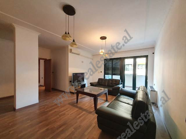 Apartament 2+1 me qera ne rrugen Ibrahim Rugova ne zonen e Ish-Bllokut ne Tirane.

Ndodhet ne kati