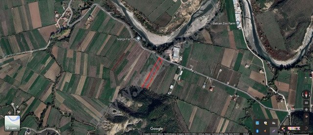 Land for sale 20 min away from Tirana.

It has an area of 6500 m2 with a regular rectangular shape