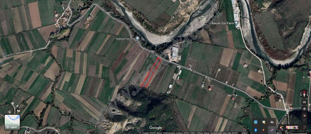 Land for sale 20 min away from Tirana.

It has an area of 6500 m2 with a regular rectangular shape