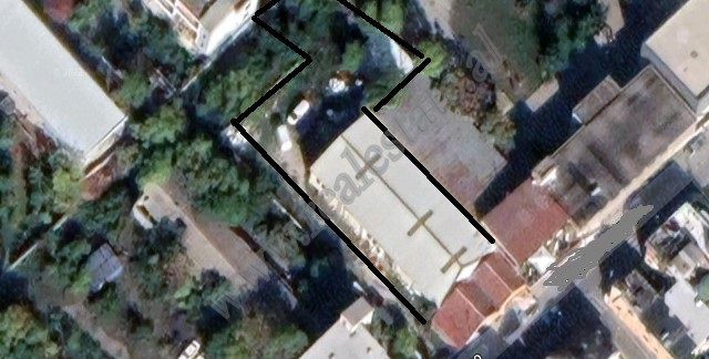 Land and warehouse for sale in Hamdi Pepa Street in Tirana.

It has a land area of 1250 m2 and a b