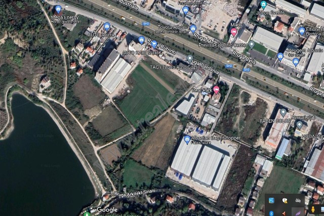 Toke per shitje prane Autostrades Tirane-Durres ne Tirane.

Ka nje siperfaqe me dokumenta prej 113