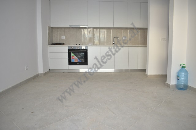 One bedroom apartment for rent in Dibra Street, Tirana.
It is positioned on the 4th floor of a new,
