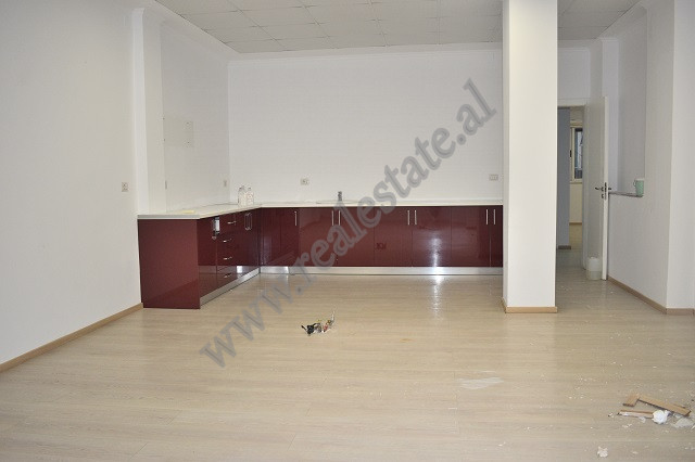 Office space for rent in Barrikada&nbsp;street in Tirana, Albania.
It is positioned on the 2nd floo