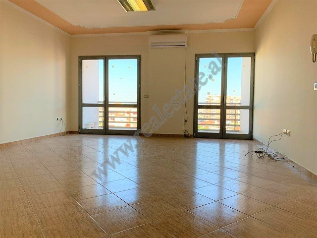 Office space for rent in the Zogu i Zi area, in the Qatar Business Center, in Tirana, Albania.
It i Office space for rent in the Zogu i Zi area, in the Qatar Business Center, in Tirana, Albania.
It i