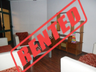 Apartament duplex me qera ne fillim te rruges e Kavajes, shume afer qendres se Tiranes. Apartamenti 