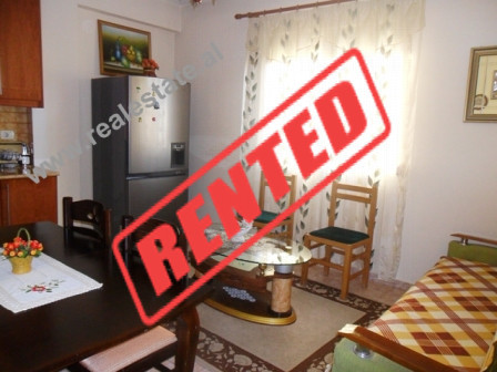 Apartament 2+1 me qera ne rrugen Muhamet Gjollesha ne Tirane.
Apartamenti ndodhet ne katin e III te