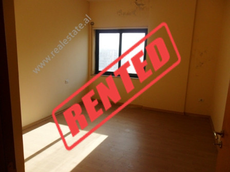 Apartament per zyra me qera ne rrugen e Barrikadava ne Tirane.

Apartamenti ndodhet ne katin e 7 t