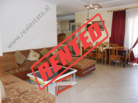 Apartament me qera ne rrugen Qemal Stafa ne Tirane.

Ndodhet ne katin e 5-te ne nje pallat te ri p