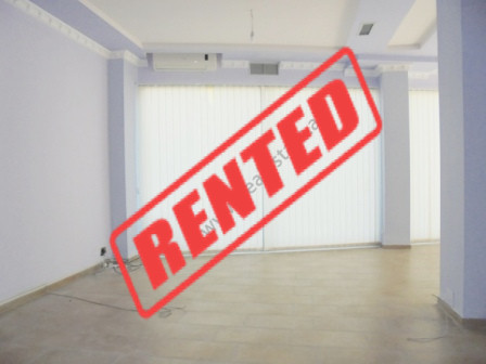 Office for rent in Dervish Hima street in Tirana.

Positioned on the first floor of a new building