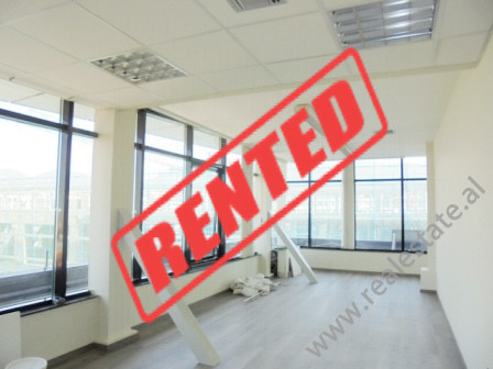 Office for rent in the center of Tirana.

Positioned on the 9th floor of a new building with &nbsp