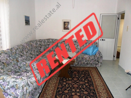 Apartament me qera ne rrugen Luigj Gurakuqi ne Tirane.

Pozicionohet ne katin e 4-rt ne nje pallat