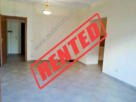 Apartament 2 + 1 me qera ne rrugen Kostandin Kristoforidhi ne Tirane.

Pozicionohet ne katin e 2-t