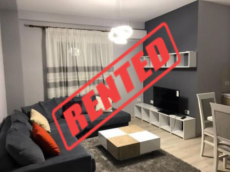 Apartament 2+1 &nbsp;me qera &nbsp;afer &nbsp;qendres Kristal tek Komuna e Parisit.

Ndodhet ne rr