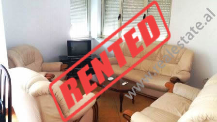 Apartament &nbsp;2+1 &nbsp;te rruga Shyqyri Brari ne Tirane.

Pozicionohet ne katin e 3 te nje pal