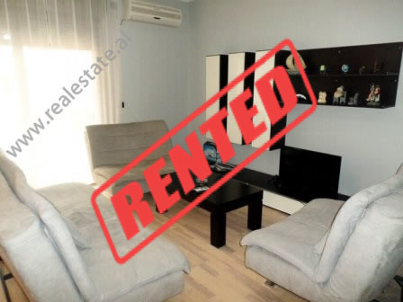 Apartament 2+1 me qera ne rrugen Bardhok Biba ne Tirane

Ndodhet ne katin e 5-te te nje pallati te