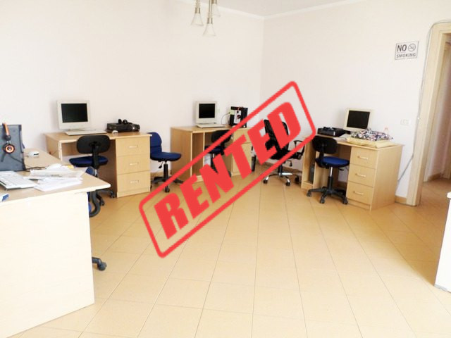 Office for rent in Ish Ekspozita area in Tirana.

The office is situated on the second floor in a 