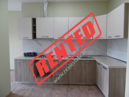 Apartament 1+1 me qera ne rrugen Peti ne Tirane.

Apartamenti ndodhet ne katin e katert te nje kom